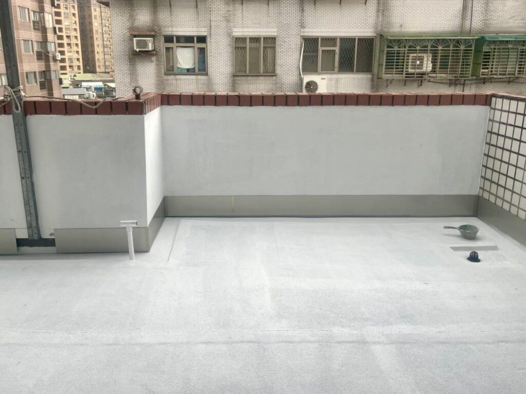 頂樓防水工程透氣收邊鋁板施作完成